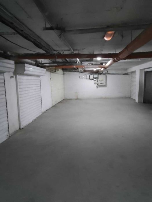 Дава се под наем Гараж / Паркомясто в Русе, Център - 16 кв.м за 51 € - Снимка #2