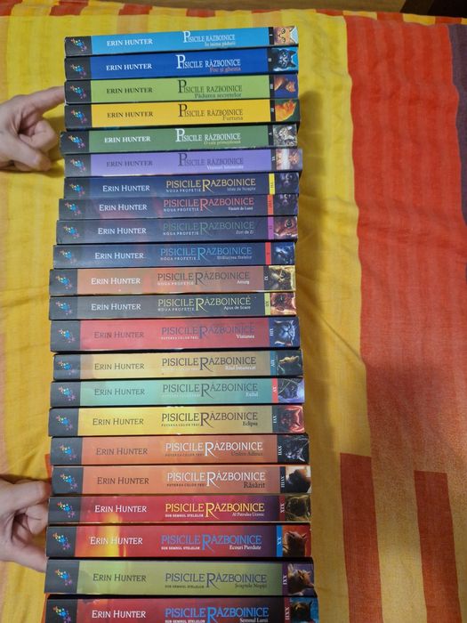 Carti "pisicile razboinice"