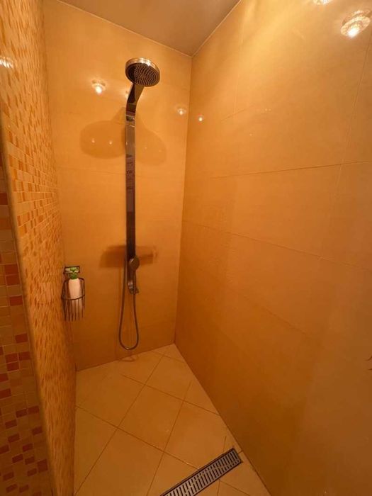 Дава се под наем Тристаен апартамент в София, Студентски град - 160 кв.м за 1249.5 € - Снимка #5