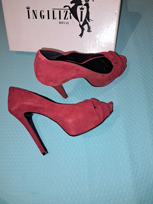 Елегантни дамски обувки