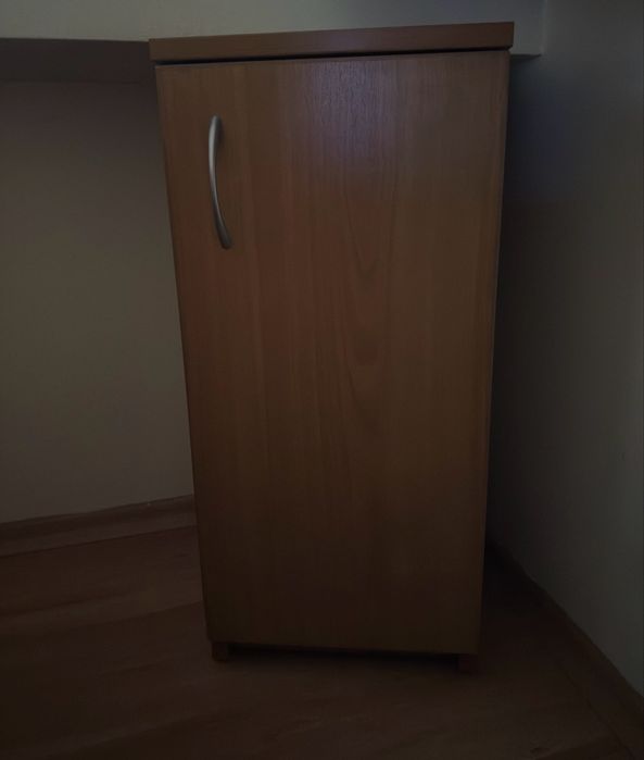 Секция и етажрка с шкаф