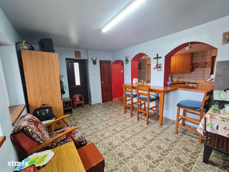 Se vinde casă cu teren foarte mare casa se poate înlocui imediat