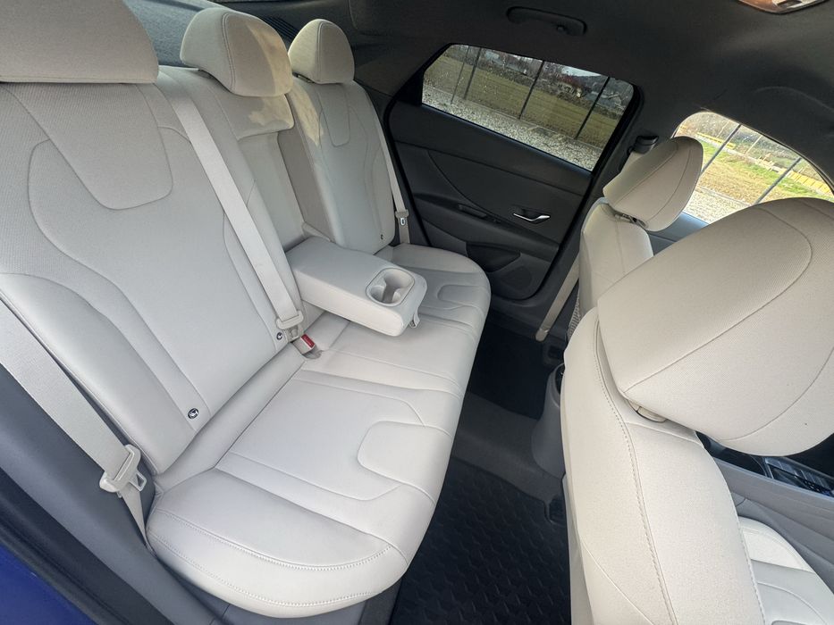 Hyundai Elantra Limited highway CVT 2021