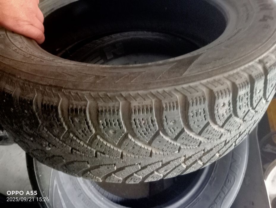 Продам зимнию резину,шины