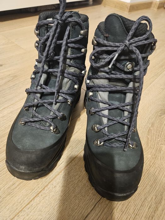 Bocanci Lowa, marime 38