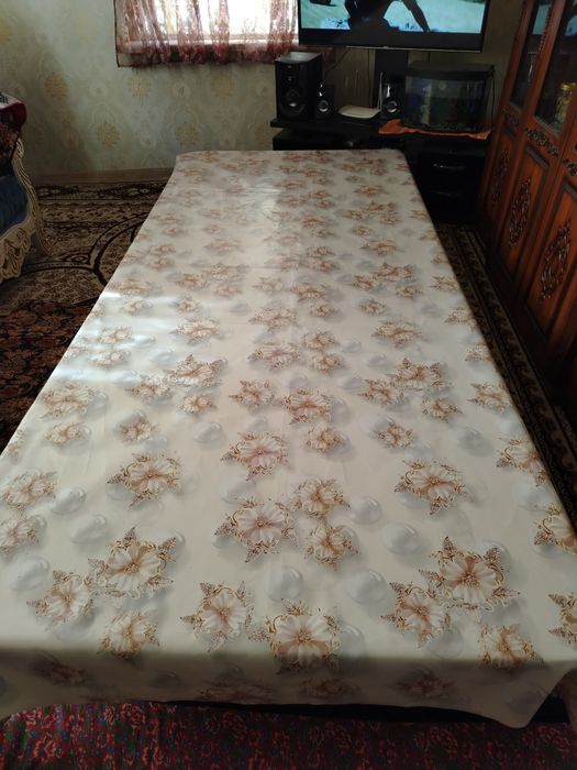 Хонтахта стол сотилади