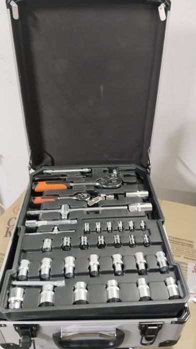 Набор ключей чемодан