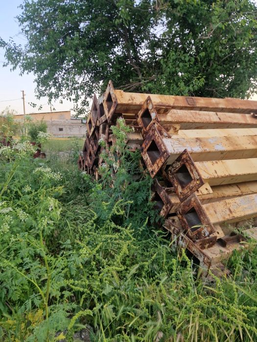 Продам стойки прочный металл