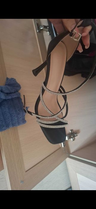 Продам черные каблуки