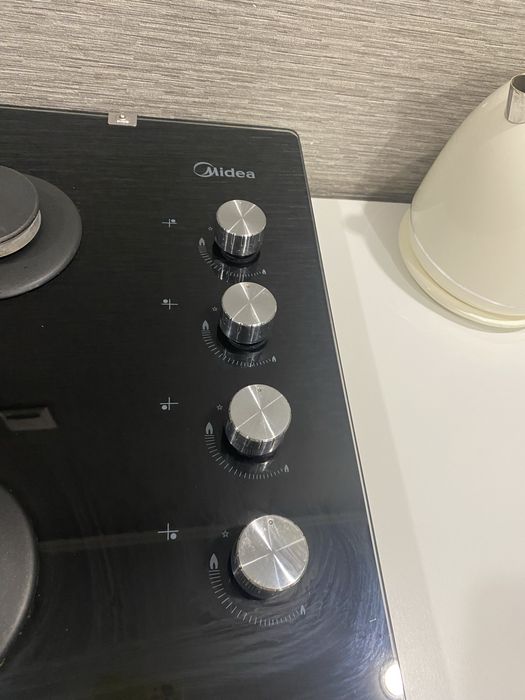 Варочная поверхность Midea 4 конфорки