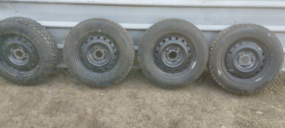 Продам диски с резиной зимняя 4:100