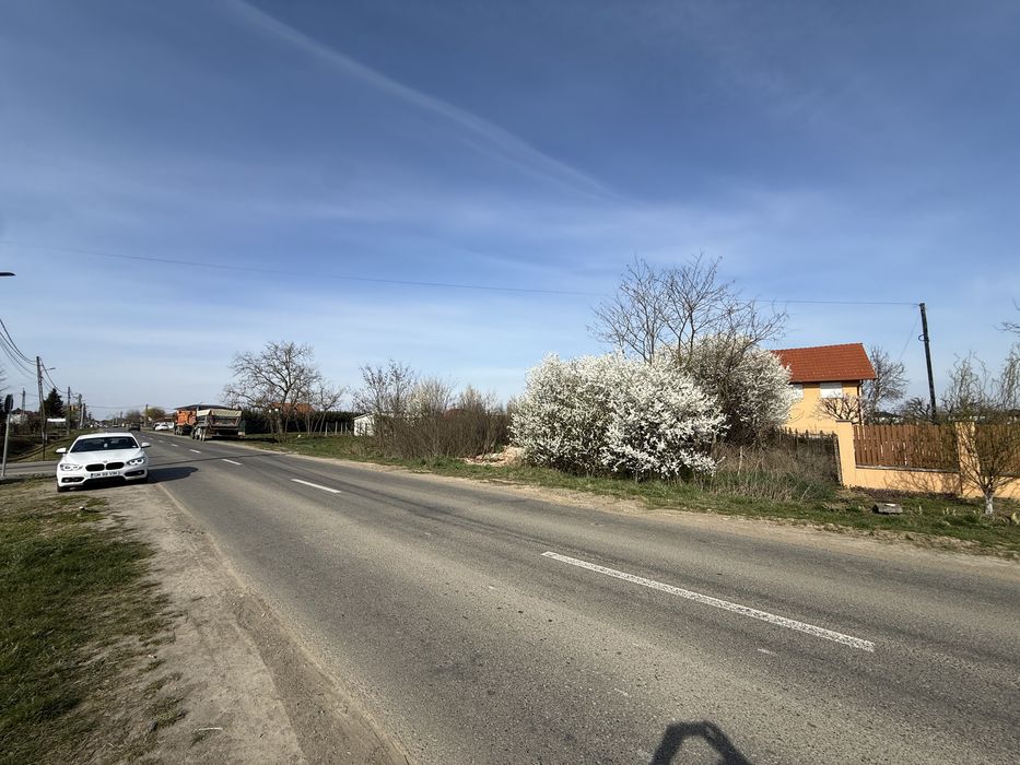 Vand Teren intravilan pt parcelare 86 Ari la intrare in Vetis