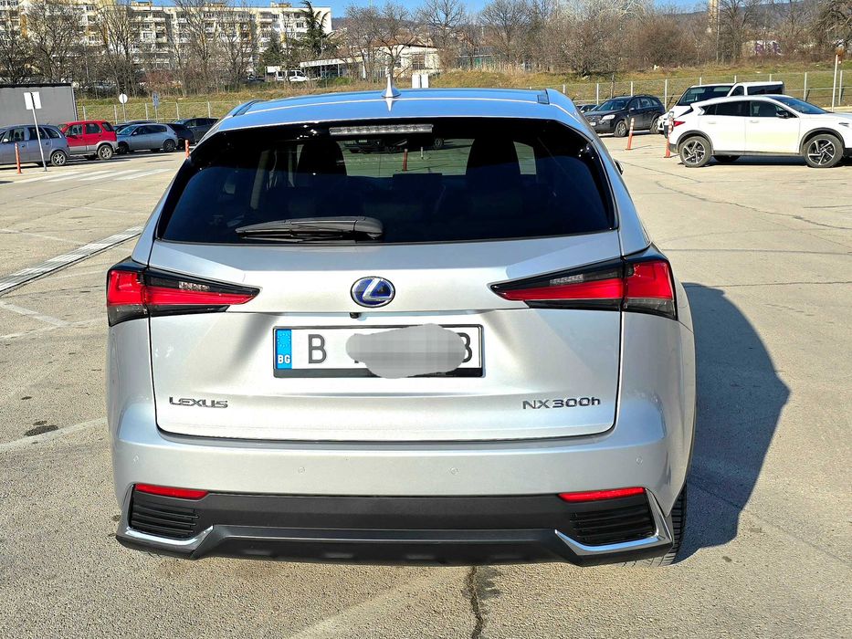 Продавам  Lexus NX 300h 4x4