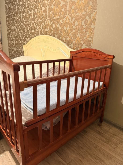 Манеж бортиктерімен сатылады