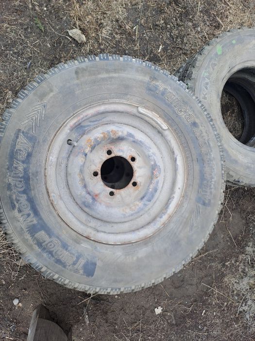 Продам резину стояло на уаз таблетка