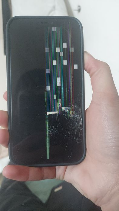 Айфон 11 сломон дисп и крышка разбита