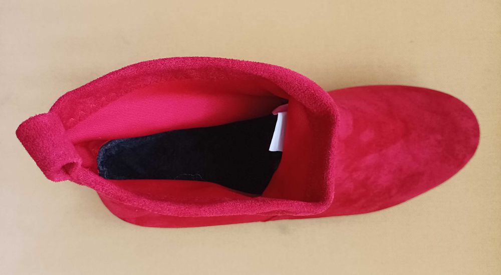 Красиви дамски боти на платформа 38-ми номер. Чисто нови.