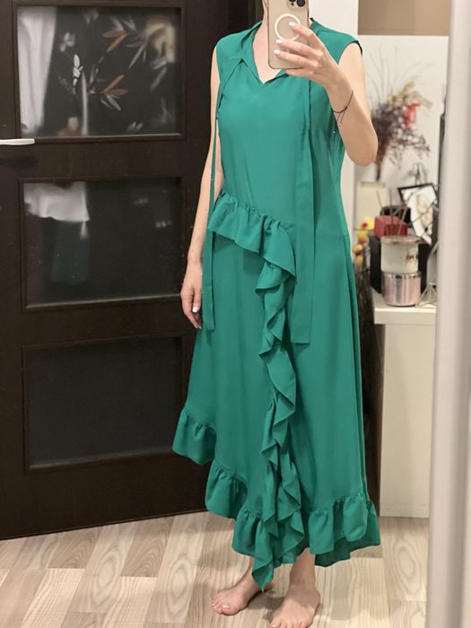 Rochie cu volane Reserved