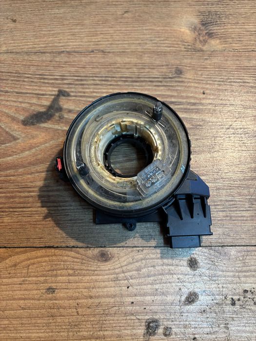 Продавам модул и лентов кабел за Golf 5.