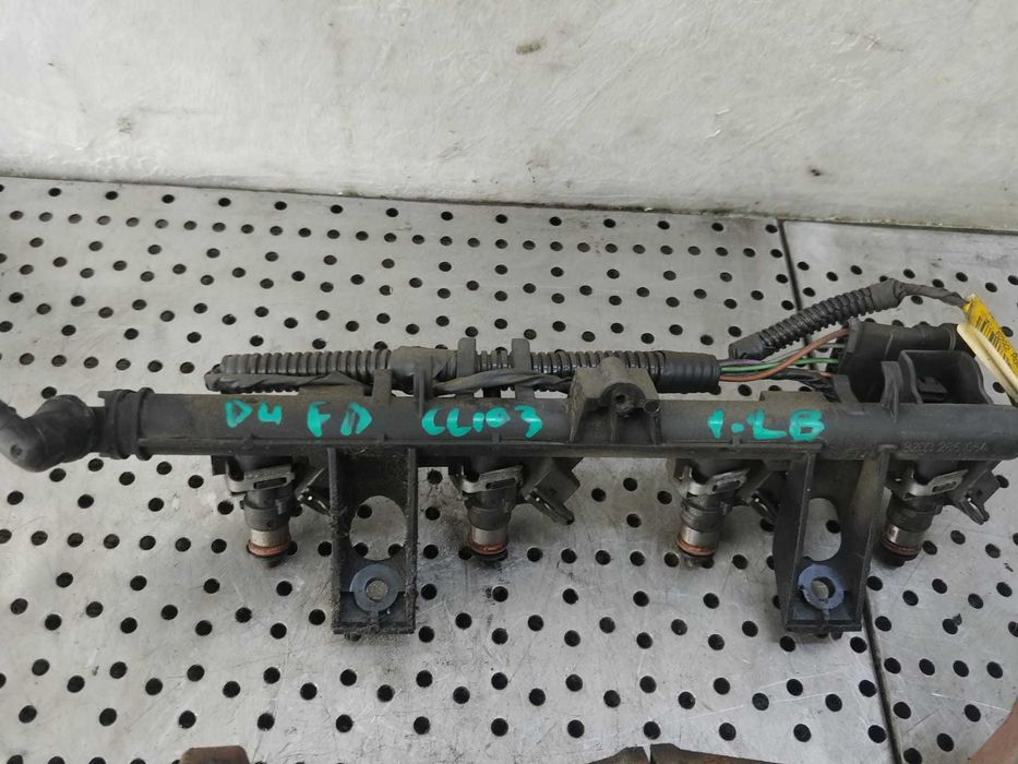 rampa cu injectoare 1.2 b d4fd740 renault clio 3  8200286064