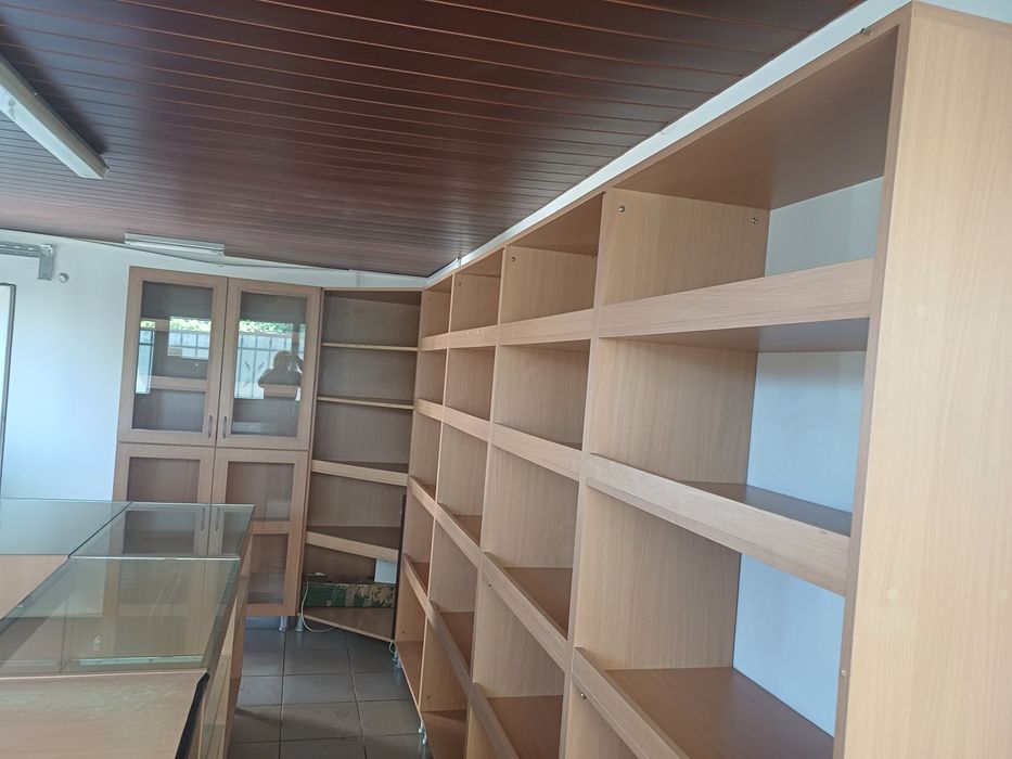 Mobilier pentru magazin
