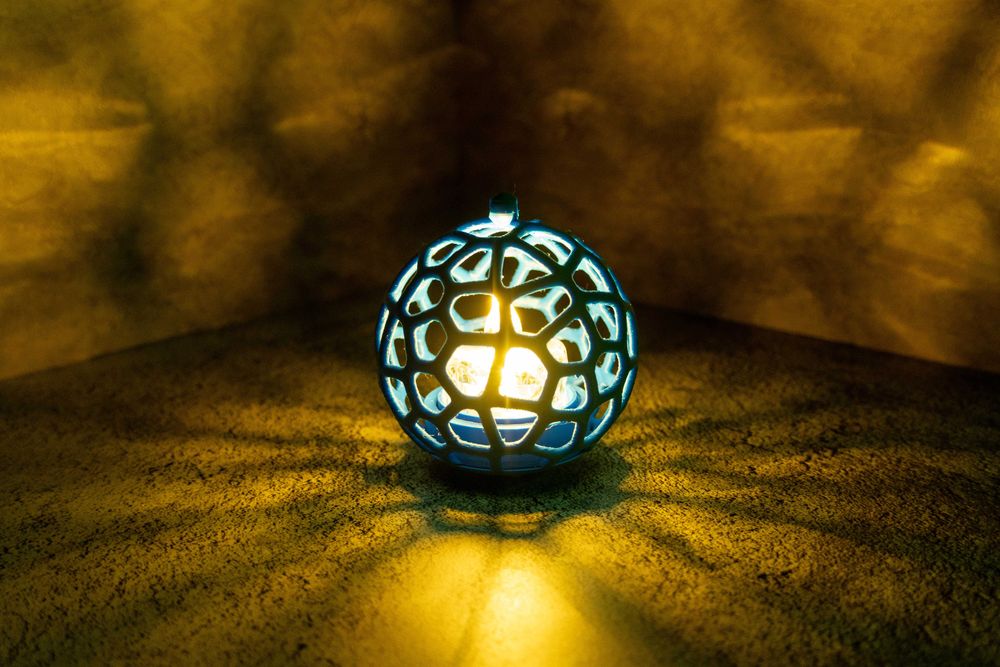 Игрушки новогодние с электронной свечкой