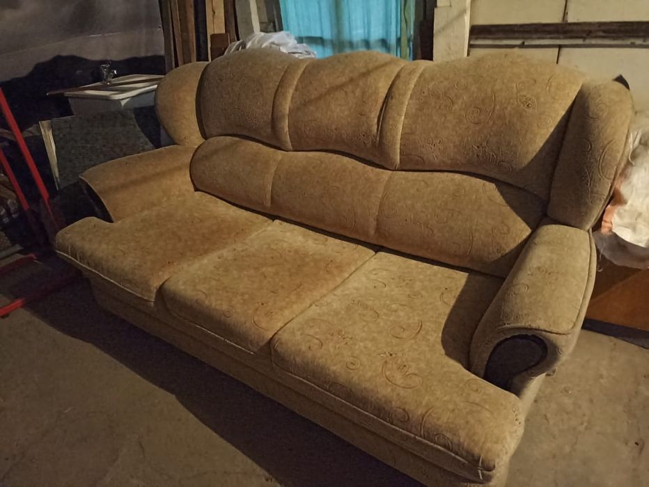Продаю диван, кресло
