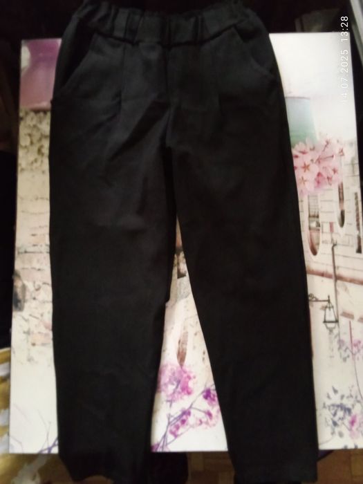 Продам брюки школьные для девочки