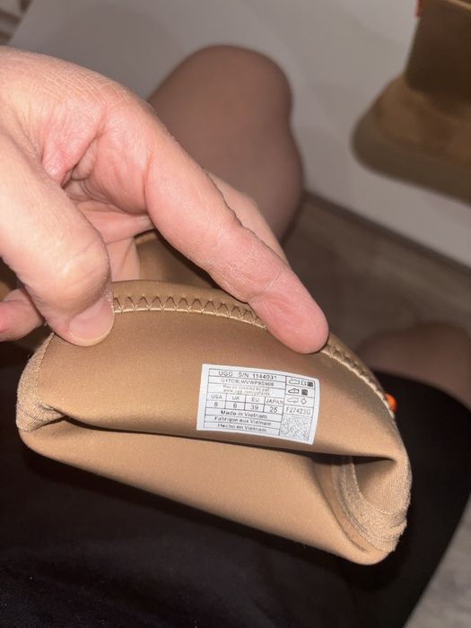 Продам новые угги , размер 38-39