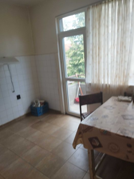 Дава се под наем Тристаен апартамент в Плевен, Идеален център - 90 кв.м за 306 € - Снимка #8