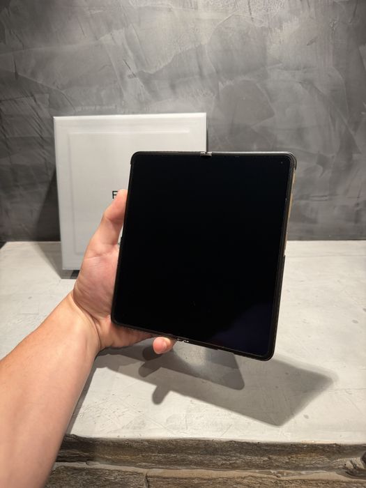 КАТО ЧИСТО НОВ OPPO Find N6 512 GB + подарък карбонов калъф