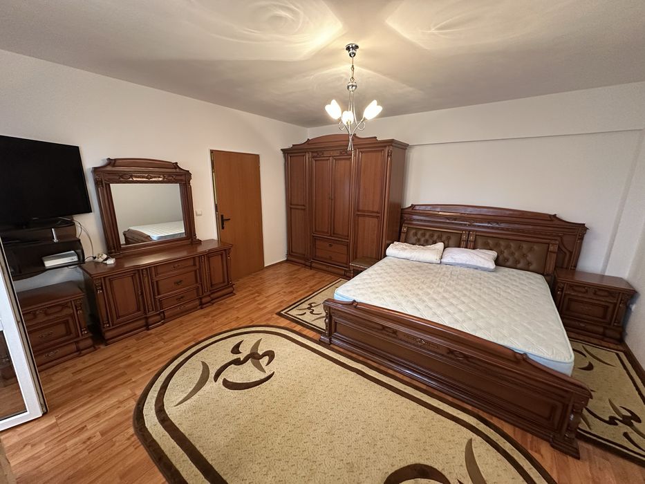 Apartament cu o cameră de închiriat.