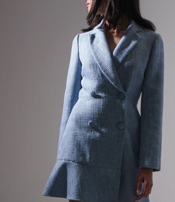 Продам новое платье.