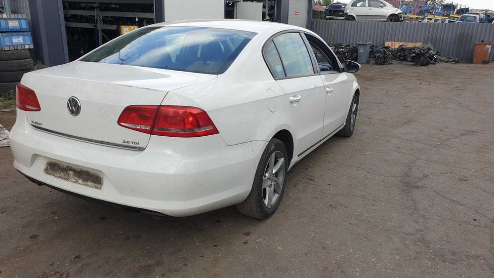 Dezmembrez Volkswagen Passat B7 2.0 TDi an 2012 cod motor CFF