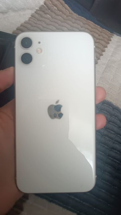 Обменяю айфон 11