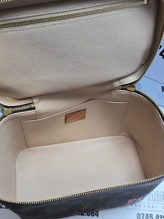 Geanta de dama Louis Vuitton pentru machiaje