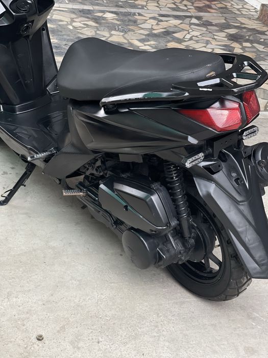 Продаётся скутер на ходу цена 4 Миллион