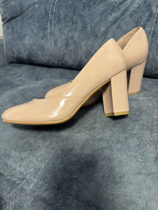 Туфли на устойчивом каблуке