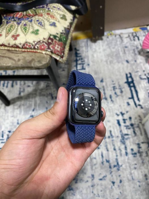 Apple Watch 6 44m 84%