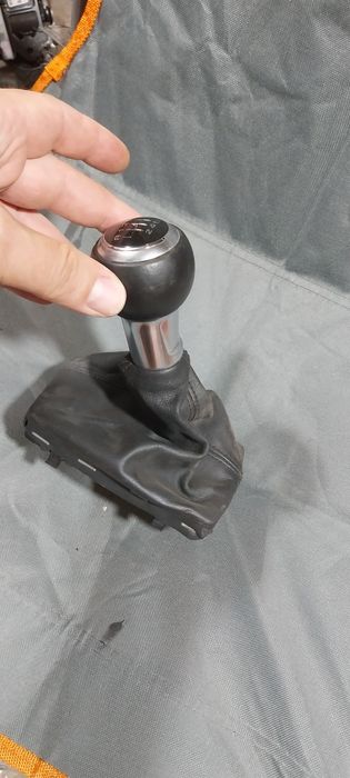 Nuca schimbator Audi A4