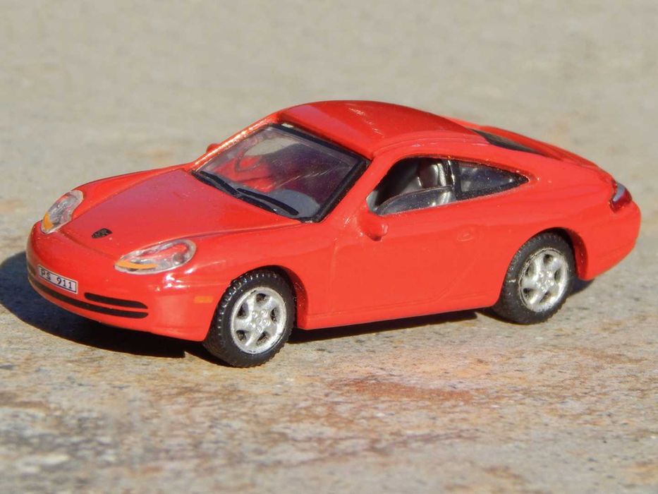 Macheta Porsche 996 (911 Carrera Coupe) Hongwell Cararama scara 1:72