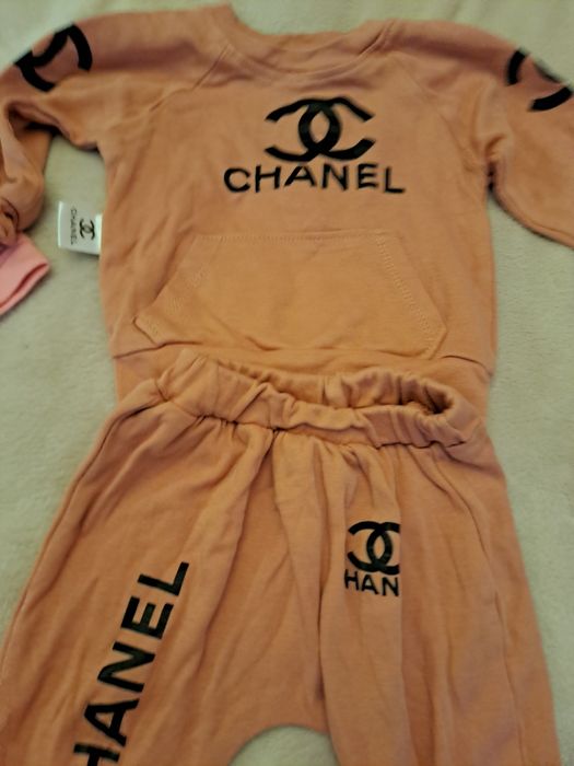 Два комплекта маркови детски