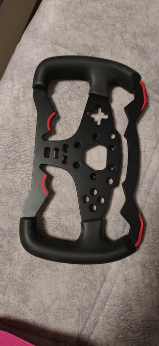 Moza r5 bundle + clutch + formula add on + stand
