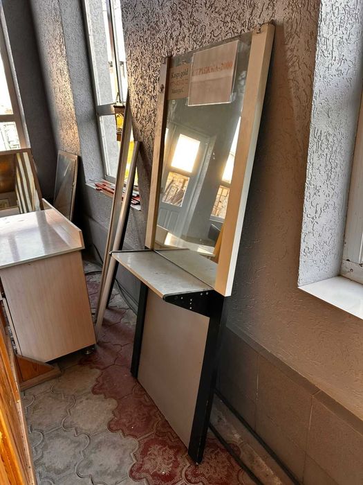 для парикмахера стол зеркалом