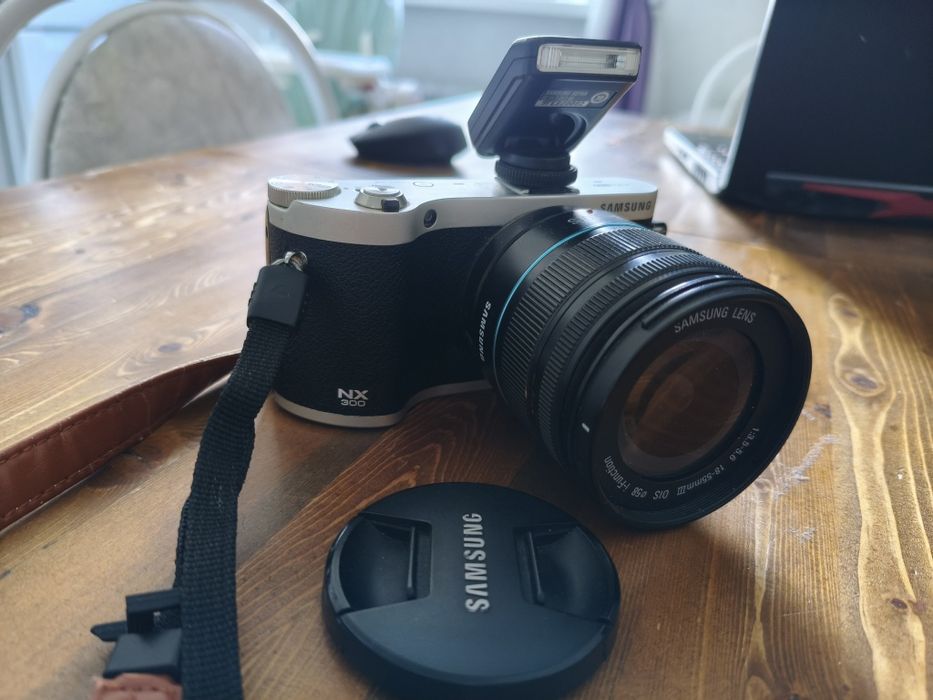 Продам камеру Samsung NX300