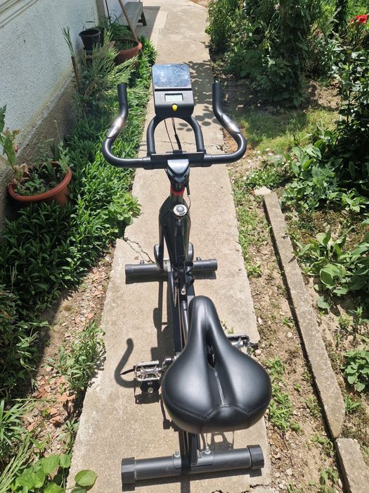 Bicicletă fitness / spinning UREVO aproape nouă