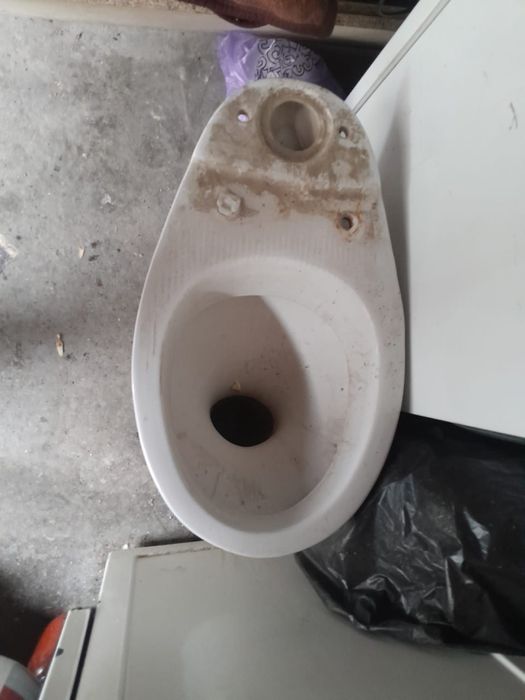 Унитаз без бочка б/у для ремонта