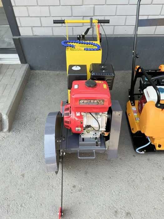 Асфальторез бензиновый - резчик швов