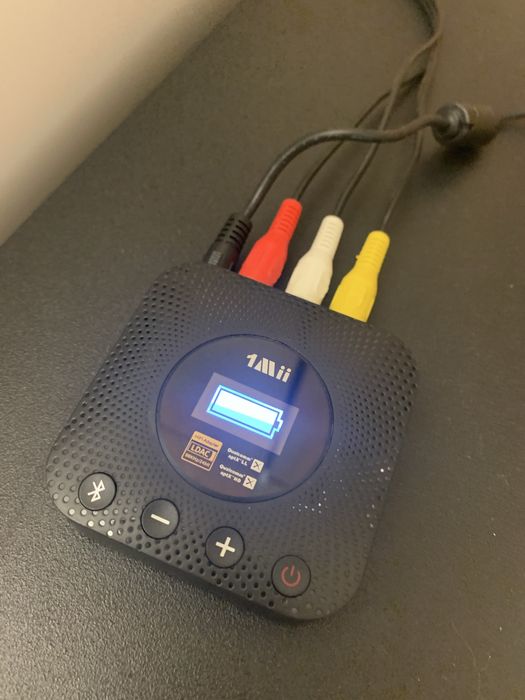 Adaptor convertor audio WiFi/bluetooth pentru amplificator AV analogic