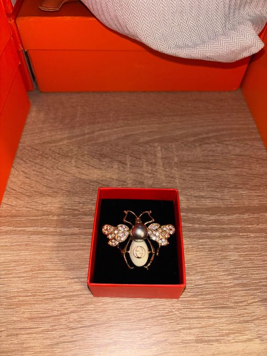 Broșă Gucci albinuță